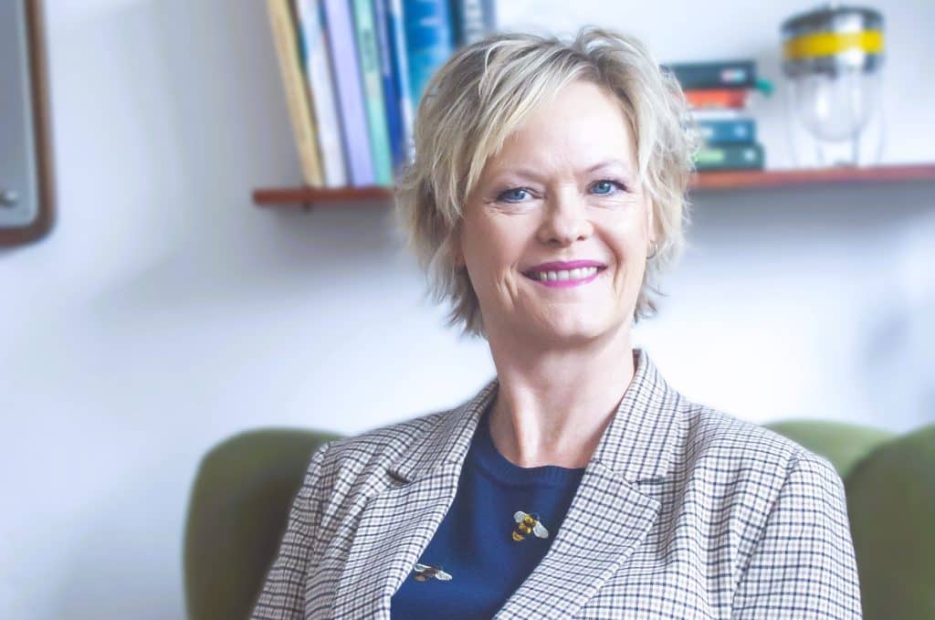 Hypnoterapeut Linda ravn Larsen. specialist i kvinders overgangsalder